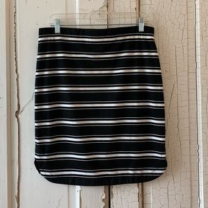 Max Studio black white striped skirt Size Medium